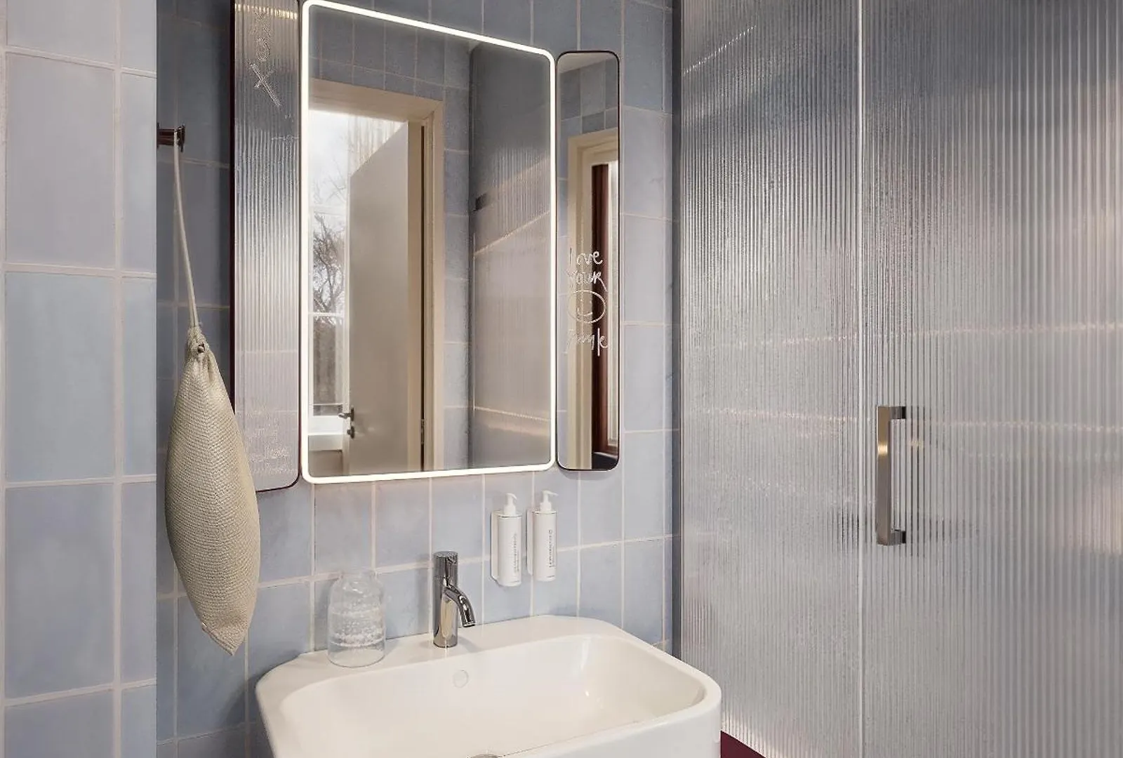 Conscious Hotel Oudegracht Utrecht 4*,